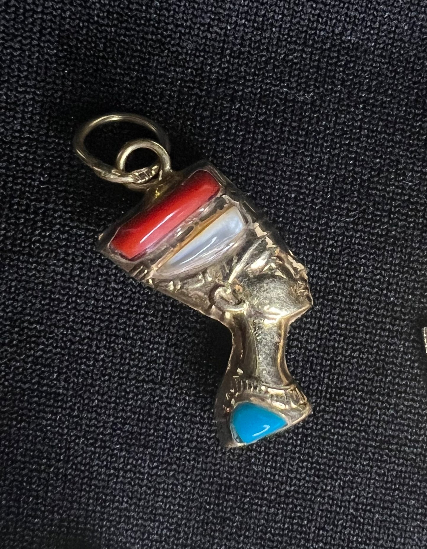 18k Nefertiti w/Stones Inlay